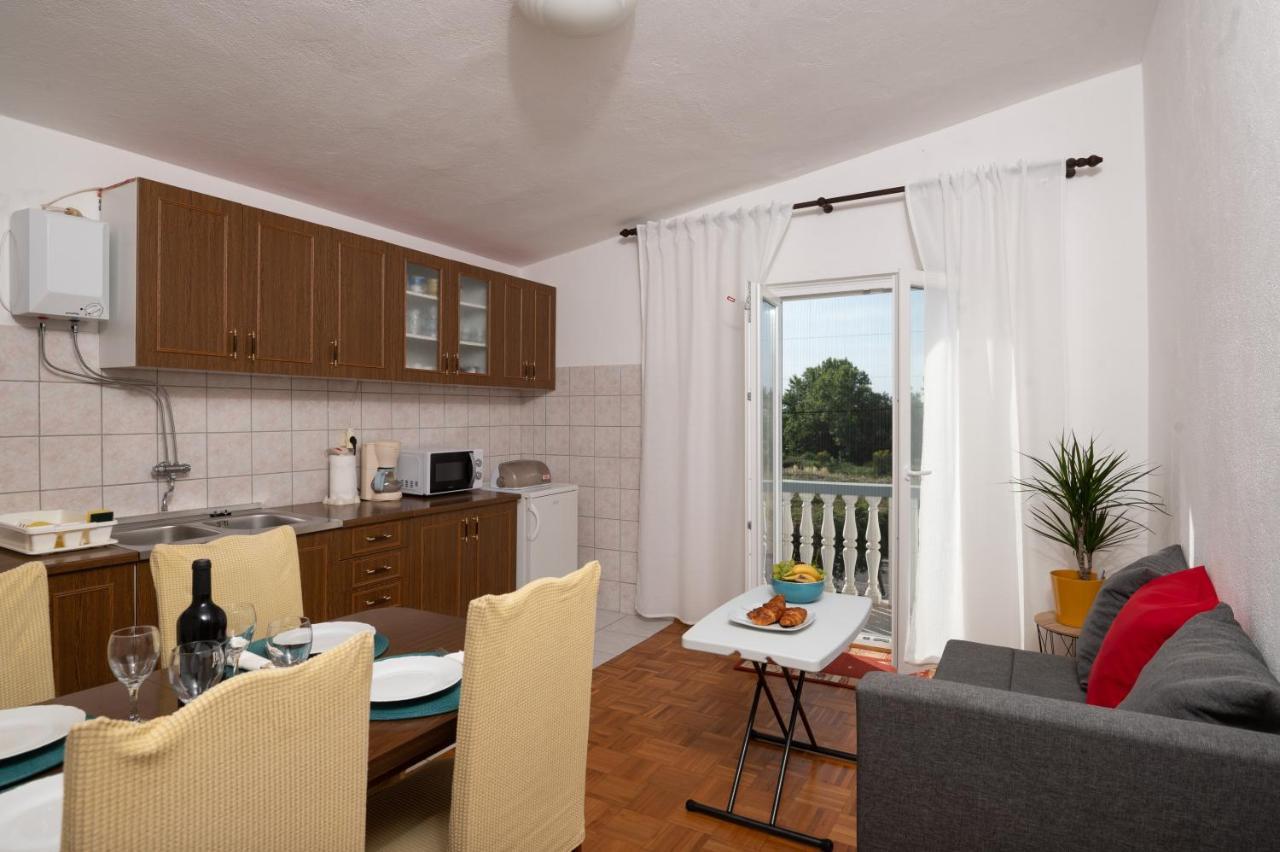 Marina'S Apartments Ražanac エクステリア 写真